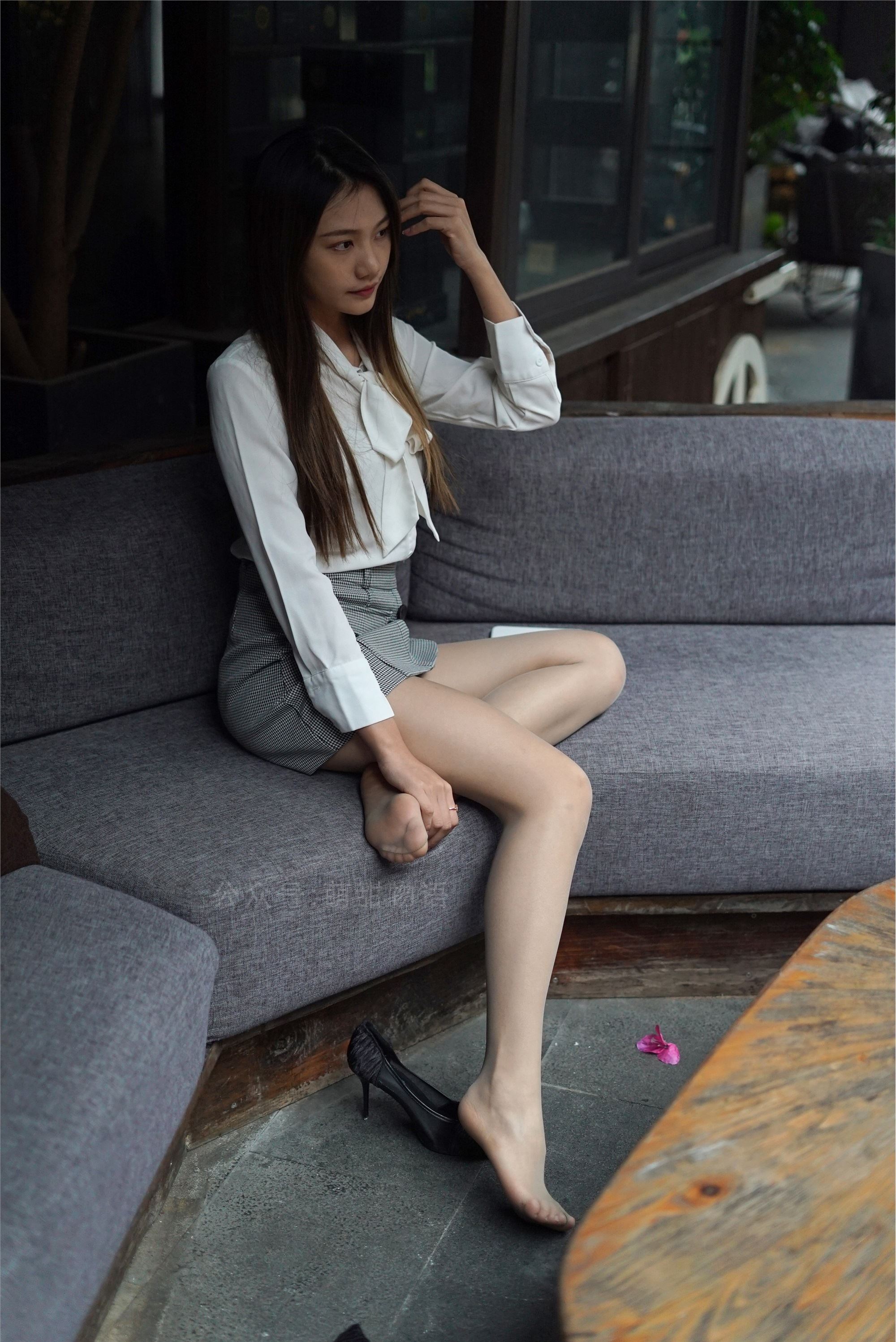 萌甜物语 XM210 《在路边的座位玩脚脚-笑笑(含SP)》